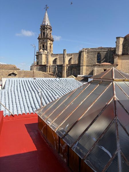 Foto 5c9dbb3f-e036-49ee-be5e-01102345b3f2. Casa amb aparcament a Centro Jerez de la Frontera