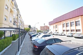 Etagenwohnung en Santiago - Coronacin. Vivienda de 3 dormitorios transformada en local comercial uso mi