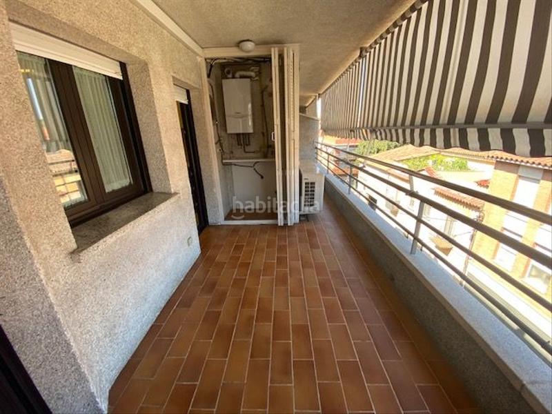 Foto c0297966-cfe0-4d98-83fc-db9e59f70102. Lloguer àtic amb calefacció aparcament a Eixample Sud-Migdia Girona