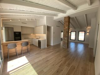 Location Attique  Carrer bonastruc de porta. Atico nuevo con vistas catedral + 2 grandes terrazas