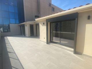Rent Penthouse  Carrer bonastruc de porta. Atico nuevo con vistas catedral + 2 grandes terrazas