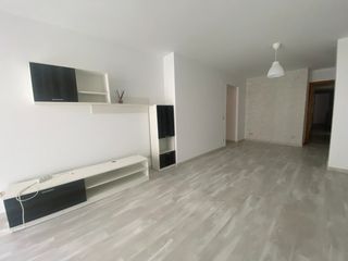 Location Appartement  Passeig dels països catalans. Contrato de vivienda habitual - salt
