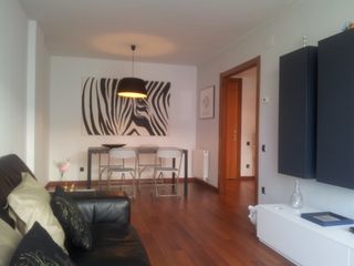 Flat  Carrer castell de requesens. Piso impecable - 4 habitaciones en pericot