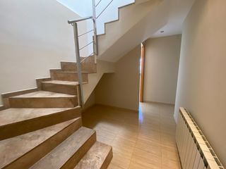 Miete Zweistöckige Wohnung  Carrer del riu freser. Contrato de vivienda habitual - perfecto estado