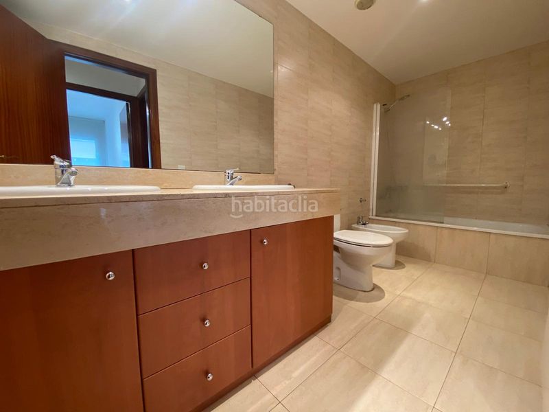 Foto ef92b3b8-dbdc-4c56-821b-3c690488d5e5. Rent flat with heating parking in Eixample Sud-Migdia Girona