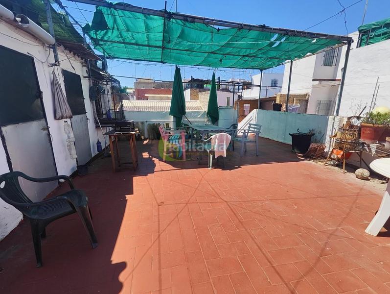 Foto ddebfb78-1bf0-4d44-9fe8-93c3049fc3f7. Maison avec parking dans El Cerro Sevilla