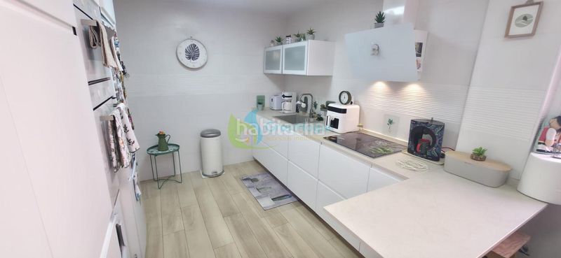 Foto 85a4d70e-256f-461b-8052-91863c1e39a6. Piso  en Juan XXIII - Rochelambert Sevilla