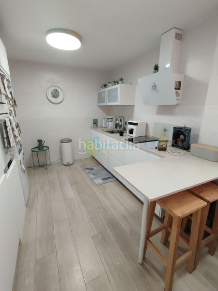 Foto c270417f-7f88-4943-97b5-db742ab4cc64. Piso  en Juan XXIII - Rochelambert Sevilla