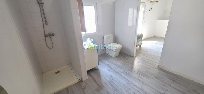 Foto 13269d02-1f7d-47b0-98d9-c0e63e37a8b9. Casa amb aparcament a Torreblanca Sevilla