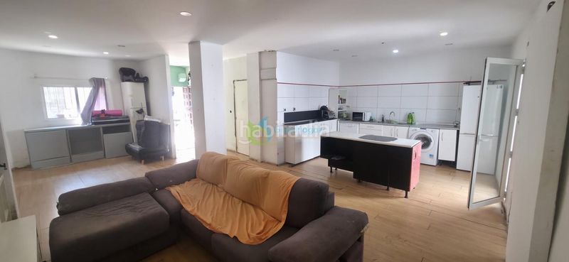 Foto 45a24244-888f-45f2-b73b-3ad0511a4c50. Casa amb aparcament a Torreblanca Sevilla