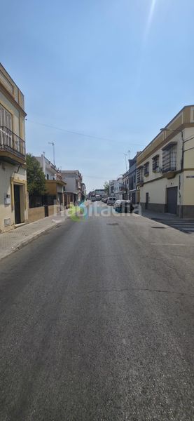 Foto ae548598-9436-41e1-a4cd-d6d13d476806. Casa amb aparcament a Torreblanca Sevilla