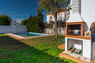 Chalet à Espartinas Pueblo. Chalet en venta en ctra.espartinas gines  villa europa, 4 dormit