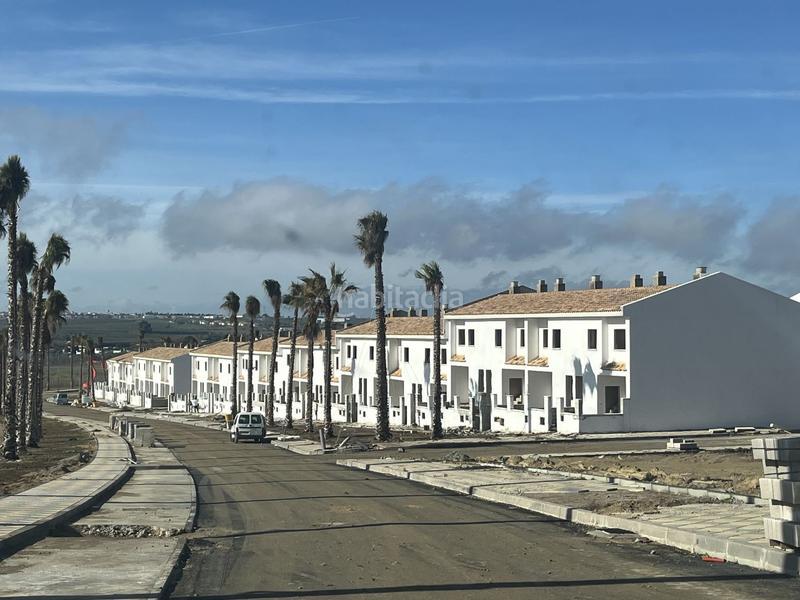 Foto 53c71157-c2f7-4311-b951-ddbae8605780. Casa  en venta en pueblo, 4 dormitorios. en Salteras