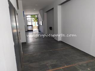 Local Comercial a N/a. Local pleno centro sanlucar la mayor plaza virgen de los reyes