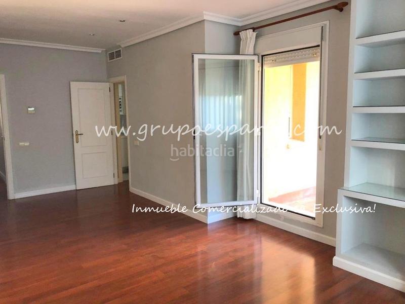 Foto e551b539-1b9f-42a0-952d-cc51a9955611. Location appartement avec chauffage parking piscine dans Tomares