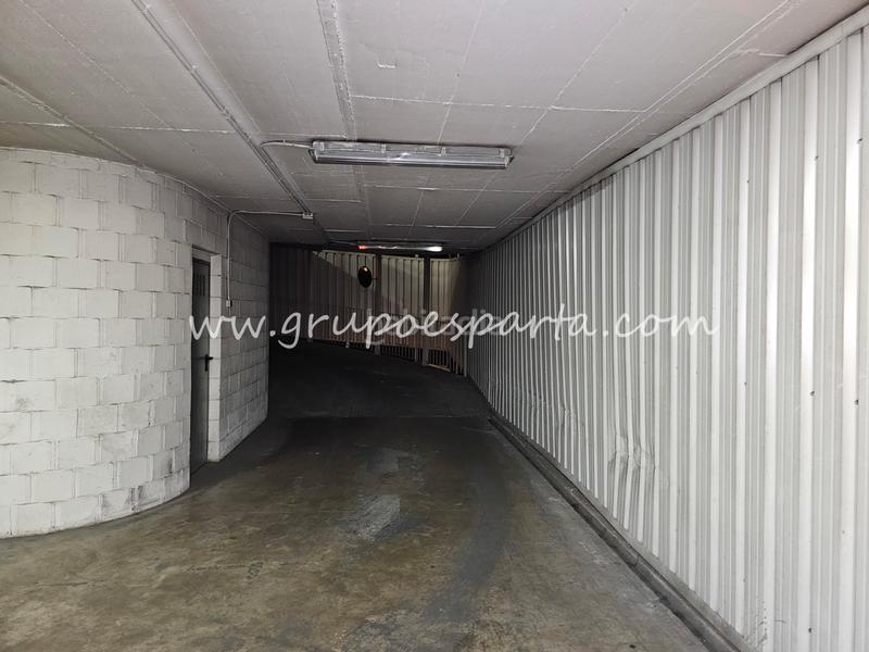 Foto 21fefb26-ae14-461c-896b-73de81e030ad. Aparcament cotxe a calle amador de los ríos 38 a Sevilla