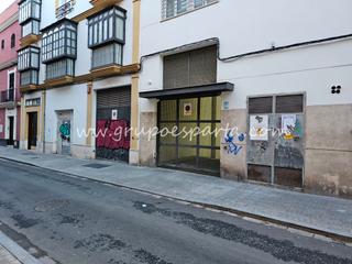 Parking voiture à Calle amador de los ríos 38. Parking en centro. amador de los rios. sevilla