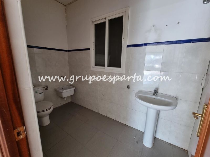 Foto 60687b3b-f8bb-4372-a668-33b3171e38dd. Local comercial a Aznalcázar
