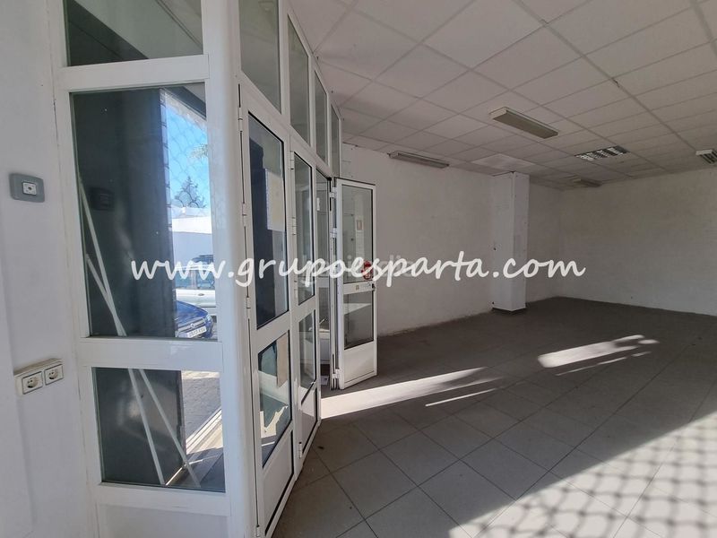 Foto d980267c-b5b0-47b1-b1f5-caddca2de433. Local comercial a Aznalcázar