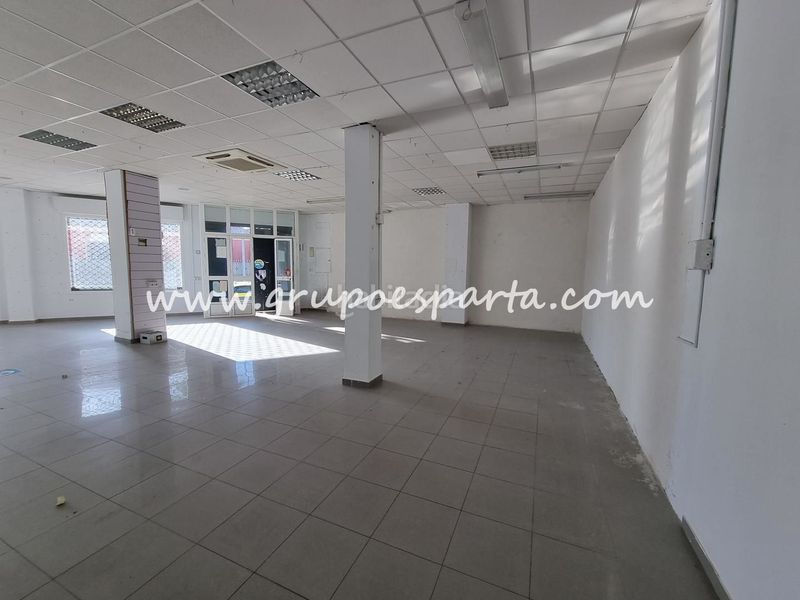 Foto e34dff31-41e1-498d-9ed4-2d7f574b2a38. Local comercial a Aznalcázar