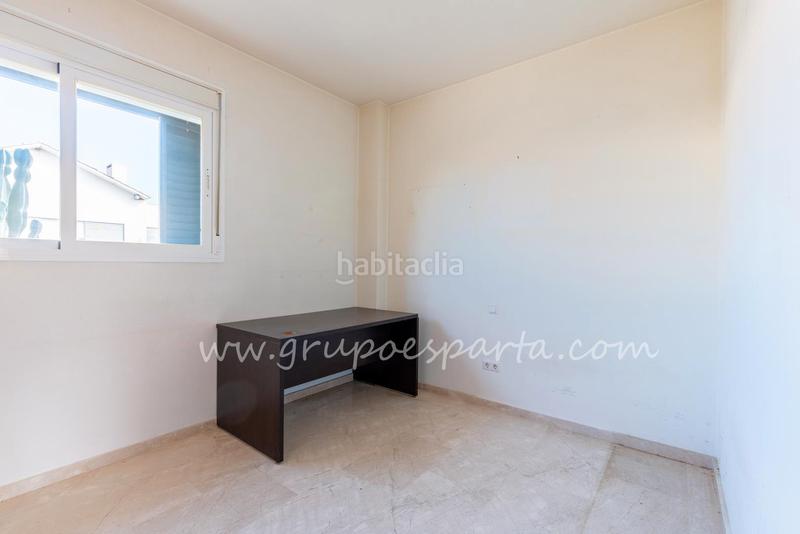 Foto 0fd1261b-8299-4b78-9e97-71c2f01a04ec. Casa aparellada a calle moscatel 13 a Loreto Espartinas