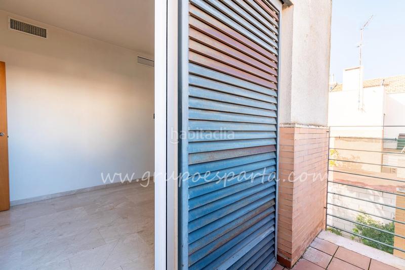 Foto 36ab9953-5b0d-495a-a895-124f4068f4b2. Casa aparellada a calle moscatel 13 a Loreto Espartinas
