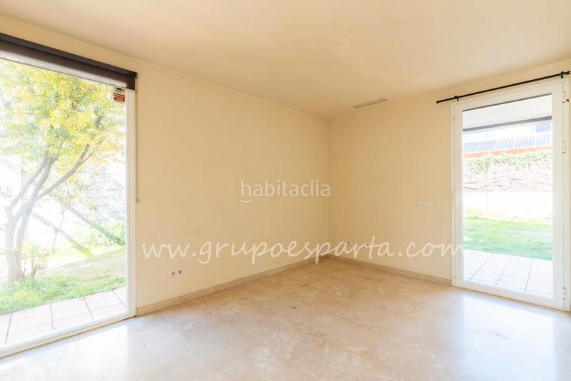 Foto 772281fc-3cac-4269-8fe5-9da9efafcd3f. Casa aparellada a calle moscatel 13 a Loreto Espartinas