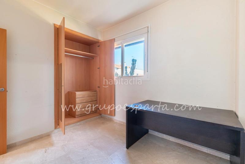 Foto af85d3c5-df54-4806-ac6c-3aa426b39dfd. Casa aparellada a calle moscatel 13 a Loreto Espartinas