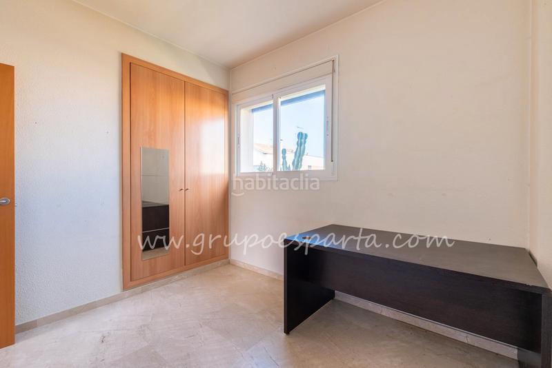 Foto bf310dcf-164e-454e-b32a-0ad84e18c645. Casa aparellada a calle moscatel 13 a Loreto Espartinas