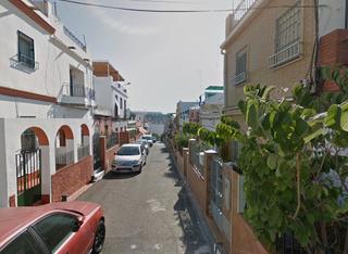 Maison jumelée à Calle felipe ii 9. Casa de 2 plantas mas sótano- trastero en barrio alto de san jua