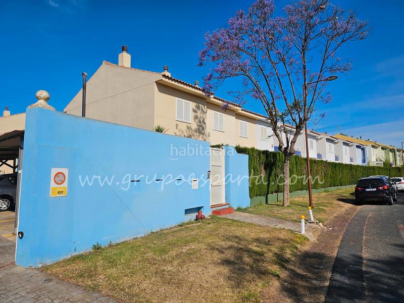 Foto bffbf23e-4e4e-4c6f-8846-0d13c22833c0. Reihenhaus in paseo flecha de nueva umbría 10 in Islantilla golf Islantilla