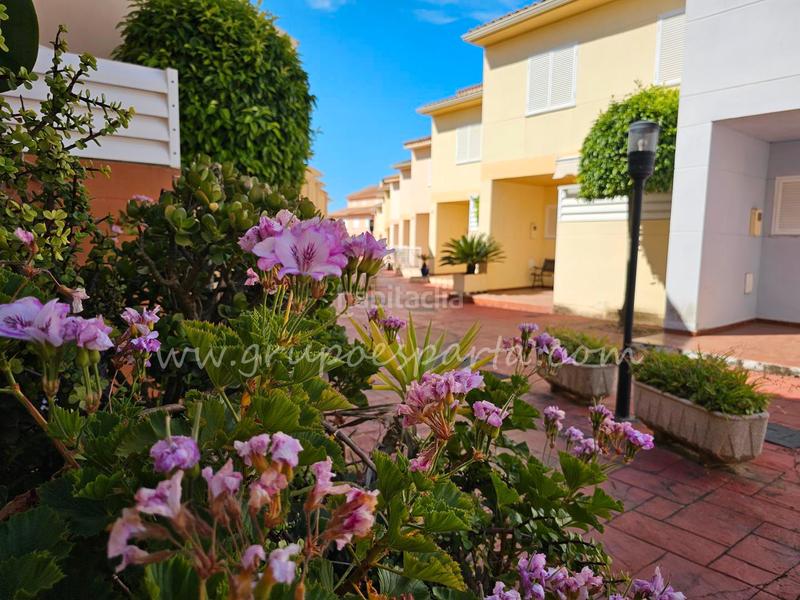 Foto c8057f59-a49c-44bd-90b9-e171b45c02e6. Reihenhaus in paseo flecha de nueva umbría 10 in Islantilla golf Islantilla