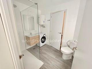 Alquiler Piso en Calle teodosio 64a. Piso de 2 dormitorios . centro calle teodosio