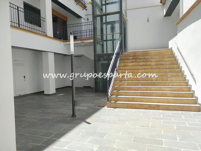 Foto dff3d2a9-4e88-4c96-b9a5-74429a2e270f. Geschäftsraum in Sanlúcar la Mayor