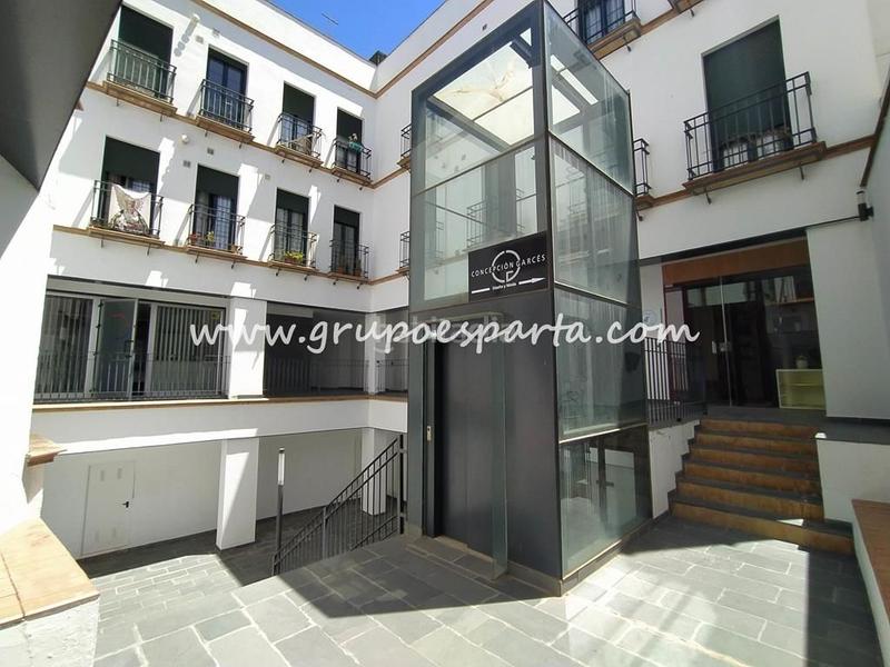 Foto fd8db3ec-fa0c-4a72-a1d8-f1354ed0282c. Geschäftsraum in Sanlúcar la Mayor