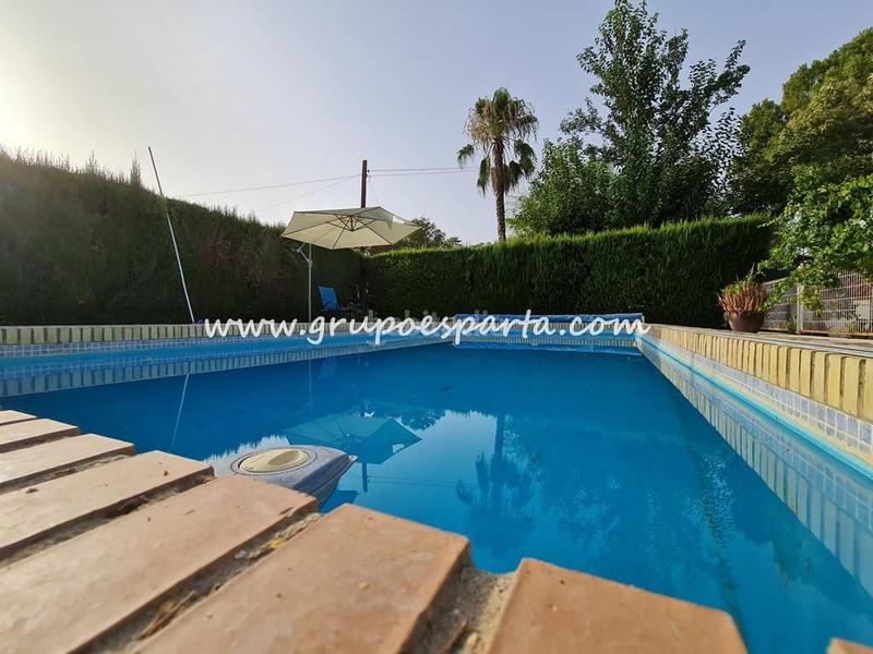 Foto bc72a7da-7aab-40fc-8003-37de9a71dcb0. Lloguer xalet amb aparcament piscina a Loreto Espartinas
