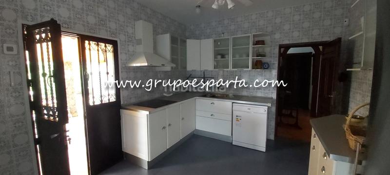Foto c5f0f324-0bc4-4492-a8f9-bc8cf18af663. Lloguer xalet amb aparcament piscina a Loreto Espartinas