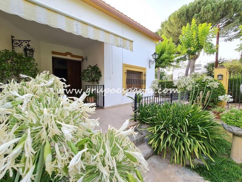 Foto 10ca7975-d6d8-4a09-b3bb-1ce546d8f1f8. Location chalet avec parking piscine dans Loreto Espartinas