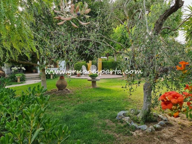 Foto 76266f4b-6862-40fc-b3ac-0c4f3d08bcf7. Location chalet avec parking piscine dans Loreto Espartinas