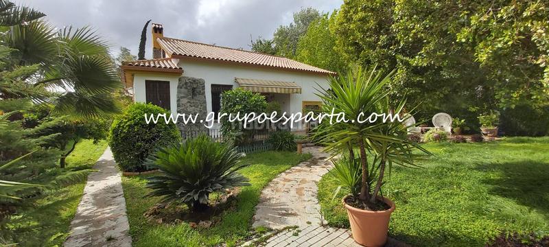 Foto 2225d5f9-289b-429d-86ae-d5d6f9074dab. Miete chalet mit parking pool in Loreto Espartinas