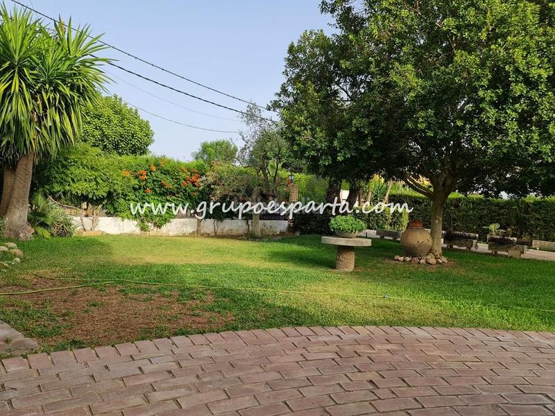 Foto 659b2a02-bae9-44e6-b261-23a995b3e296. Miete chalet mit parking pool in Loreto Espartinas