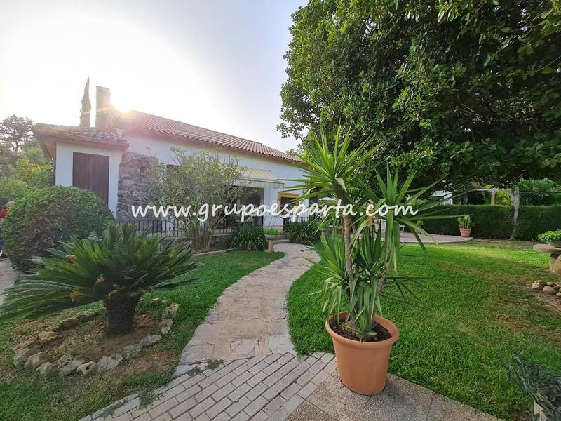 Foto 31140a08-caa6-440f-b58d-5bc329790f96. Rent chalet with parking pool in Loreto Espartinas