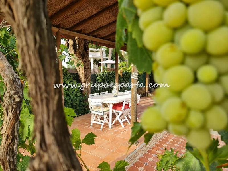 Foto 57c64b87-73a5-46e5-b092-7dc9d6b08903. Rent chalet with parking pool in Loreto Espartinas