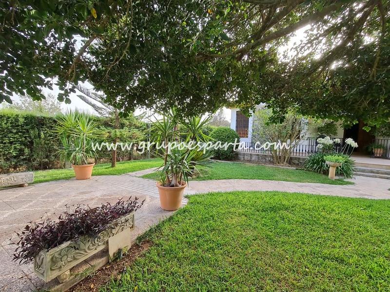 Foto 8cd66609-762b-46c8-940e-eb459cd05d32. Rent chalet with parking pool in Loreto Espartinas