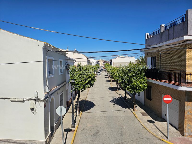 Foto 0dc6f784-322e-4b08-8dd7-733eff386cb9. Casa adossada a lopaz 20 a Umbrete