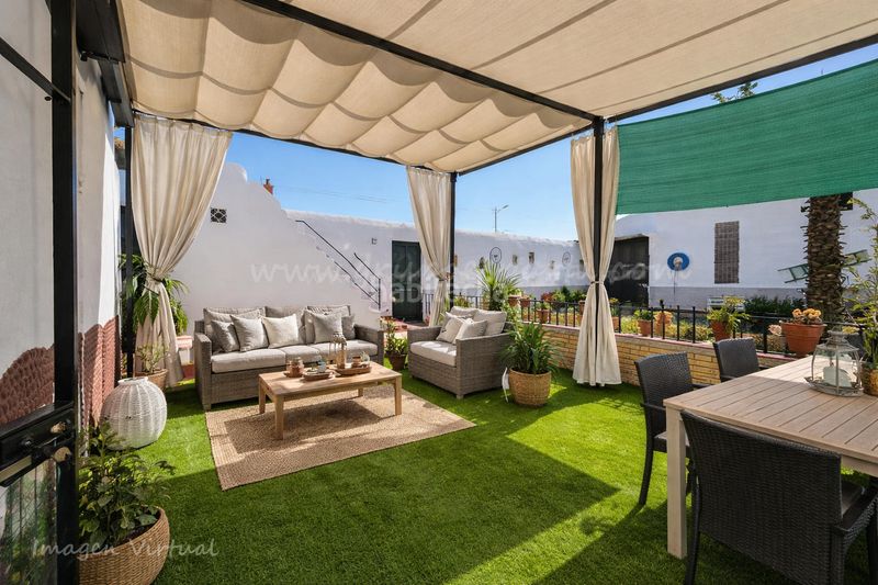 Foto 84e4e99a-8ca3-4516-afa5-5972f884431e. Casa adossada a lopaz 20 a Umbrete