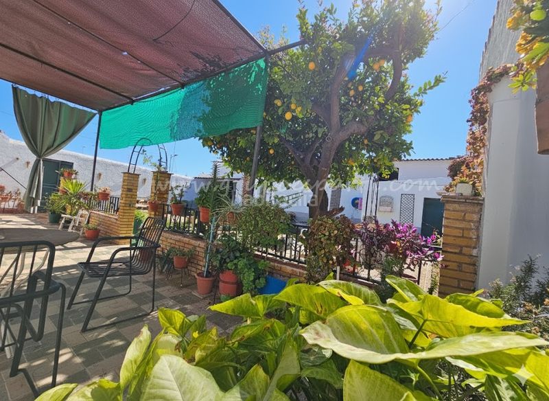 Foto a1dc1aff-a630-4007-938f-e52c716362e3. Casa adossada a lopaz 20 a Umbrete