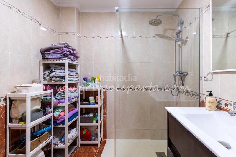 Foto 040da01d-160a-4df9-8318-1fbe493c4b4d. Appartamento in calle flor de tomillo 8 in colores - entreparques Sevilla