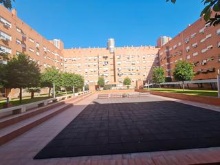 Pis  Calle flor de tomillo 8. Piso de 3 dormitorios con plaza de aparcamiento.