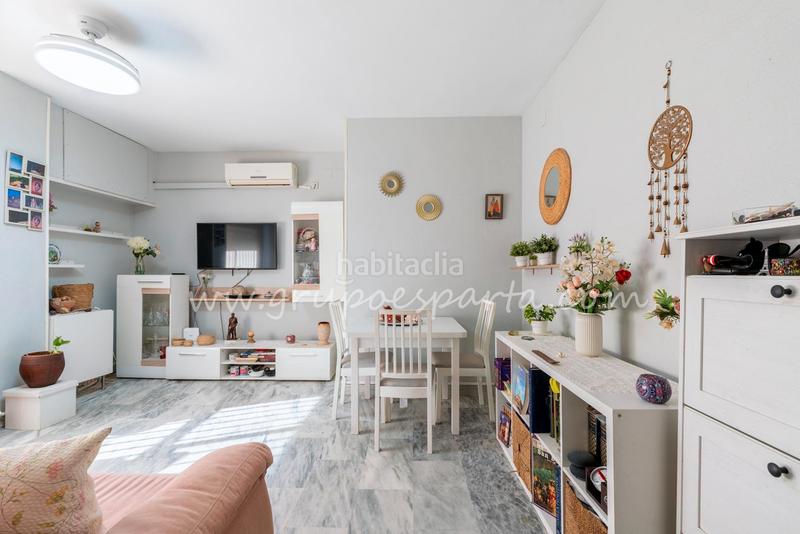 Foto 42e626db-5659-4da8-8dfd-d38671b4ea5c. Appartamento in calle flor de tomillo 8 in colores - entreparques Sevilla